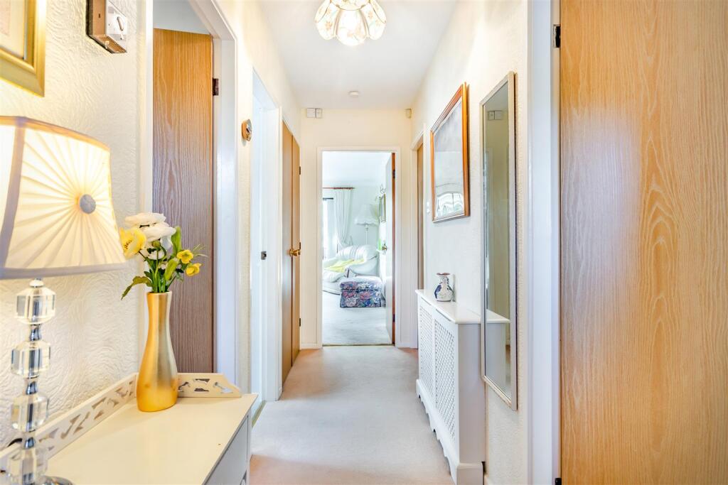House in Mansfield, Nottinghamshire - View 5