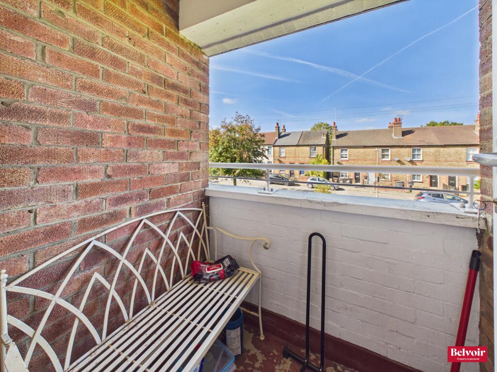 Apartment in Chelmsford - View 4