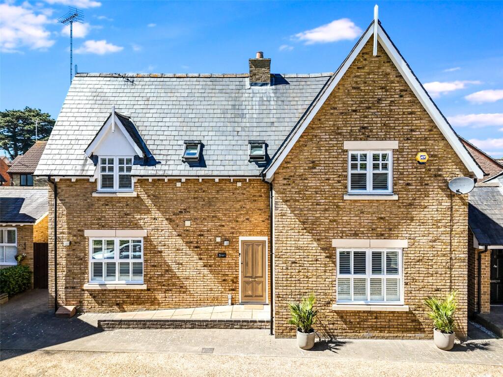 Main image of property: Clarence Mews, Redmayne Drive, Chelmsford, Essex, CM2