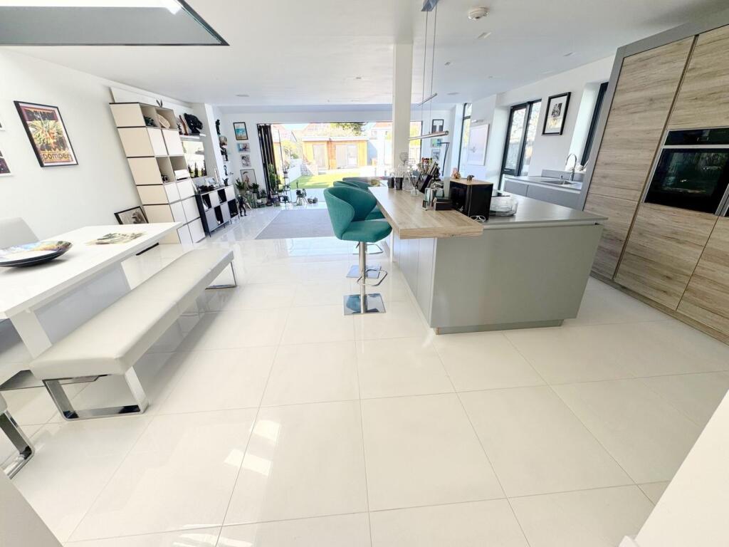 Lulworth Avenue, Hamworthy, Poole, BH15 photo 4