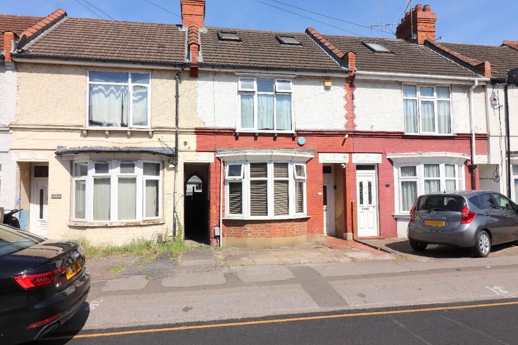Main image of property: Biscot Road, Luton, Bedfordshire, LU3 1AX