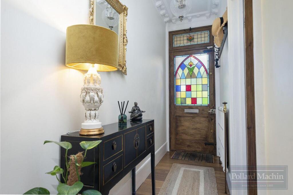 House in London - View 3