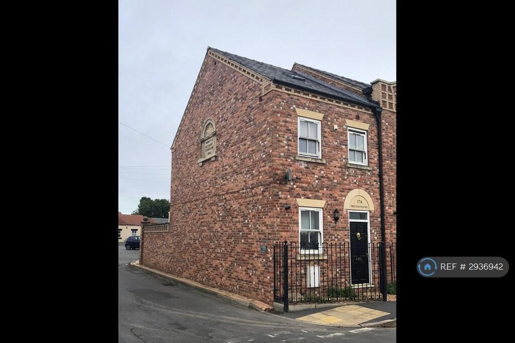 Main image of property: Cross Street, Crowle, Scunthorpe, DN17