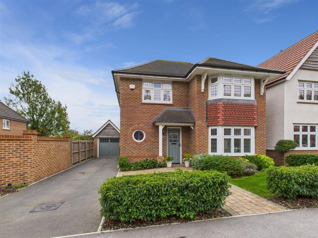 3-bed detached on West Wold, Swanland, £475,000