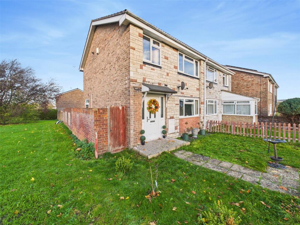 3-bed semi-detached on Curlew Road, Abbeydale, Gloucester, Gloucestershire, GL4, £290,000