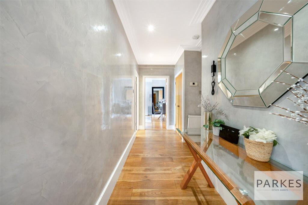 Apartment in London, Paddington - View 5