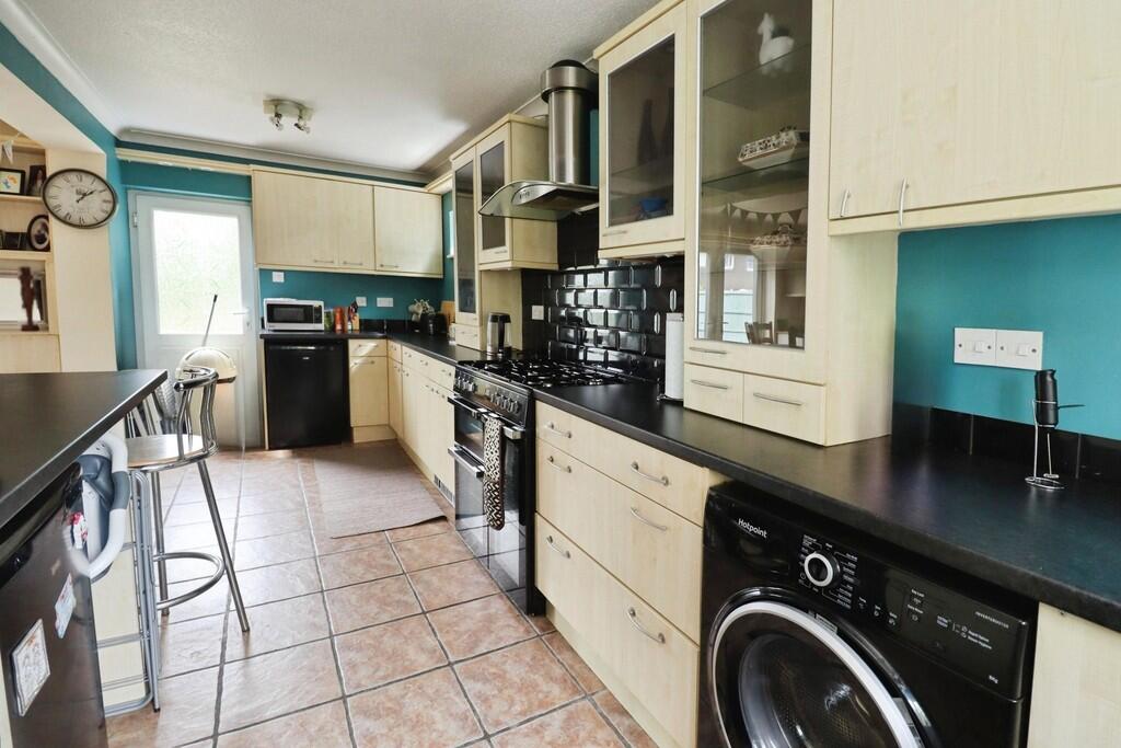 House in Lincoln - View 5