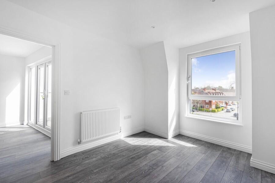 Apartment in Kingston upon Thames - More