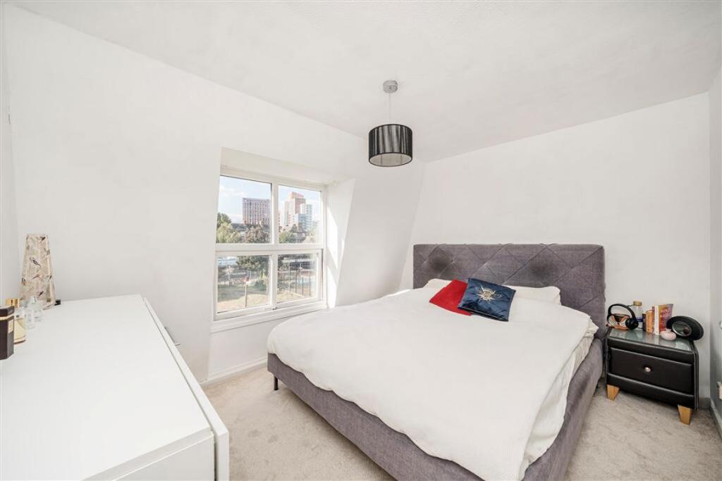 House in London - View 5