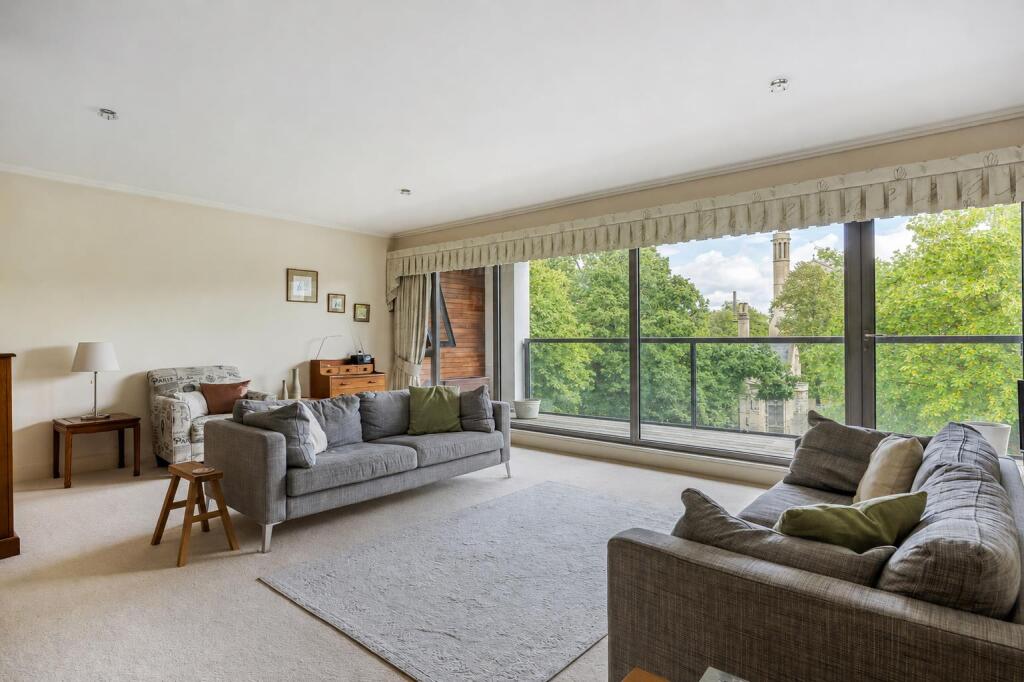 Apartment in Gloucester - More