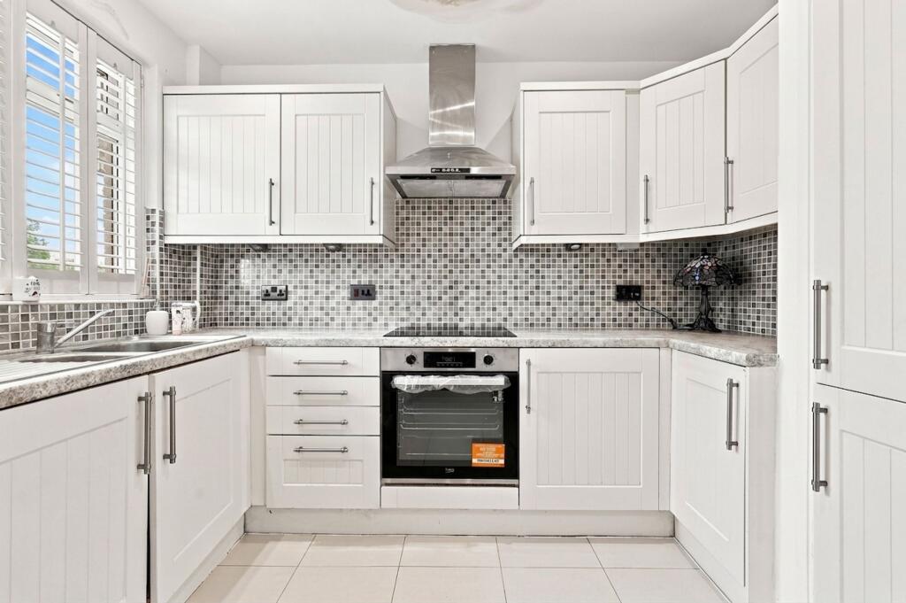 House in Basildon, Essex - View 2