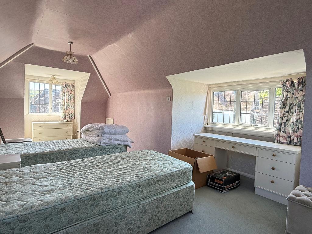 High Street, Upper Beeding, BN44 3WN photo 5