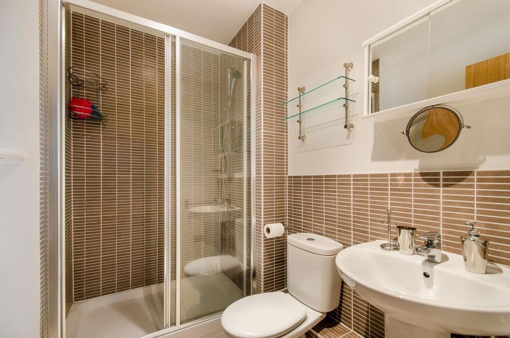 Apartment in London - View 5