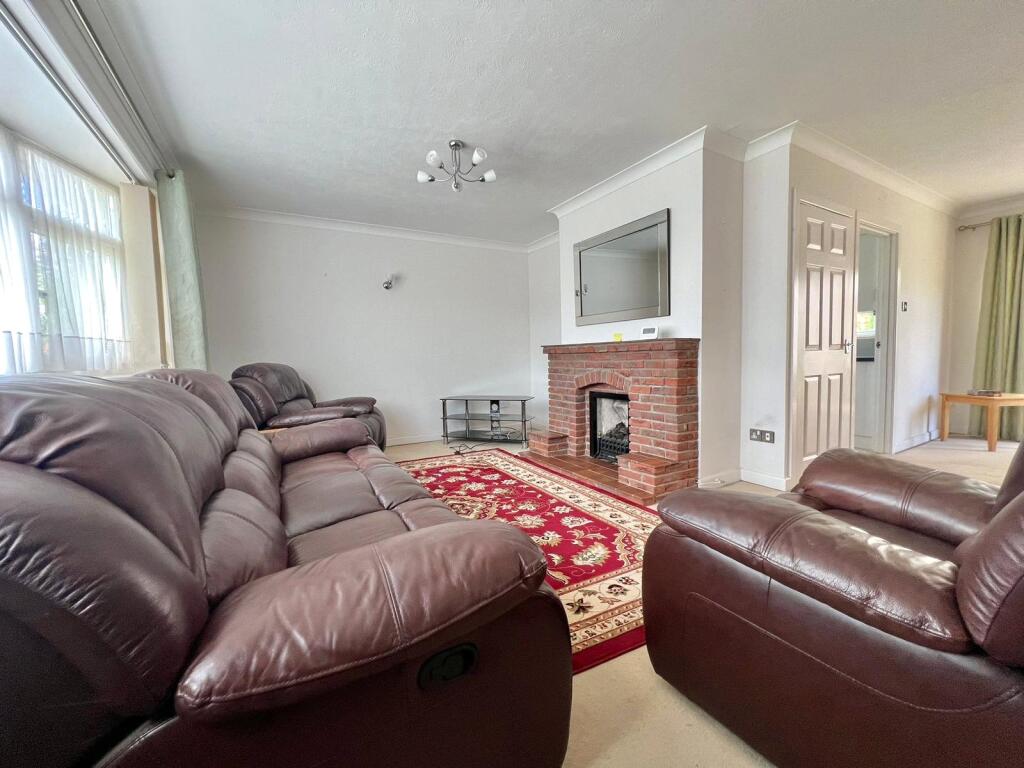 Forest Way, Everton, Lymington, Hampshire, SO41 photo 4
