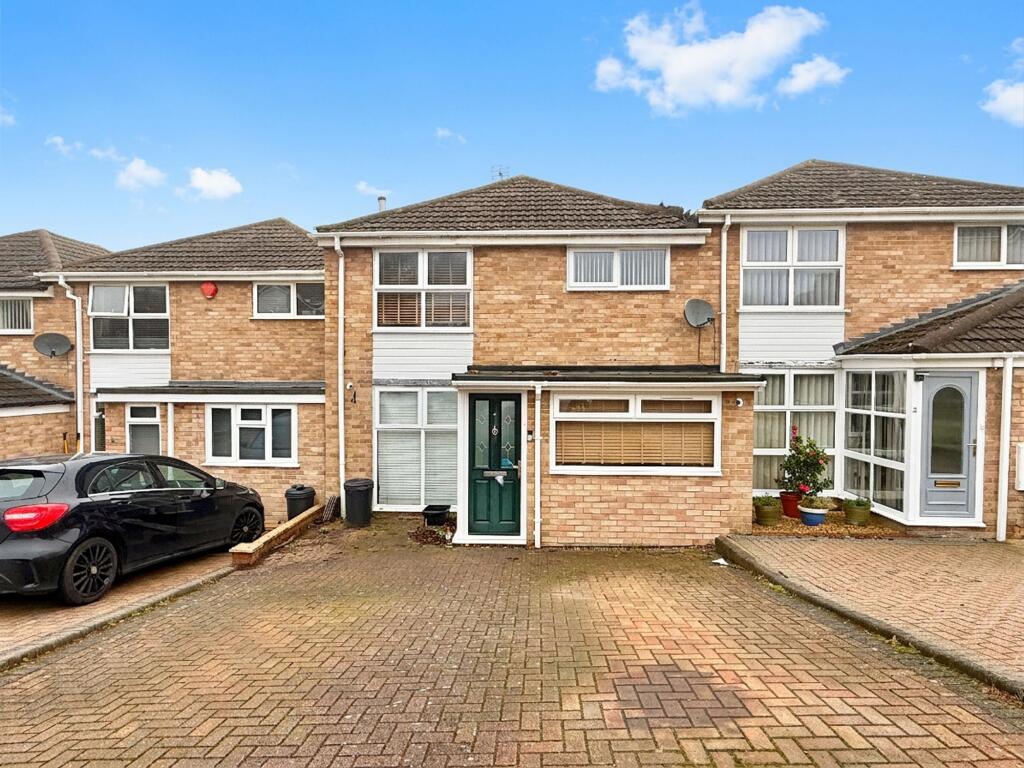 Main image of property: Highlands Close, Dibden Purlieu, SO45
