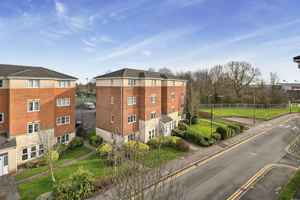 3 Ledgard Avenue, Leigh, WN7 photo 4