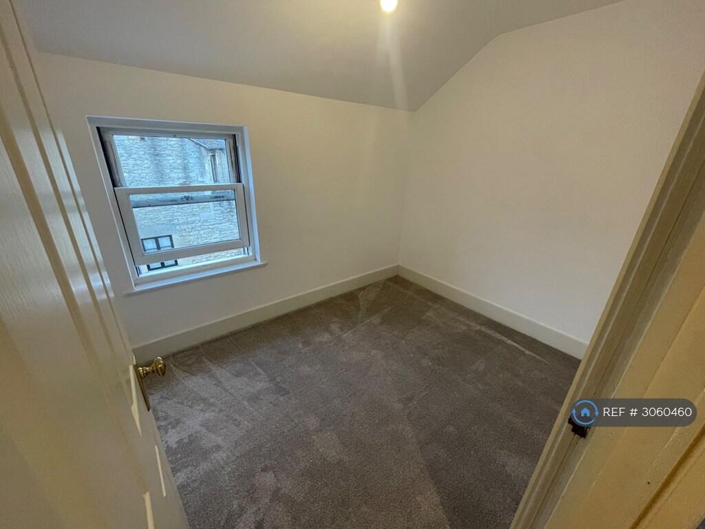 Apartment in Gloucester - More