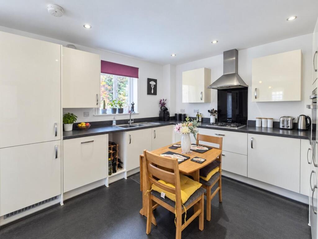Apartment in Northampton - View 2