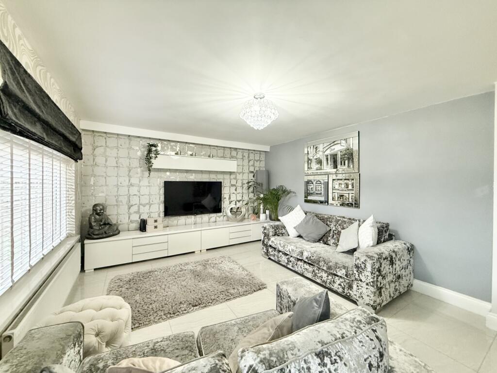 Totnes Close, Sunderland, SR3 photo 3