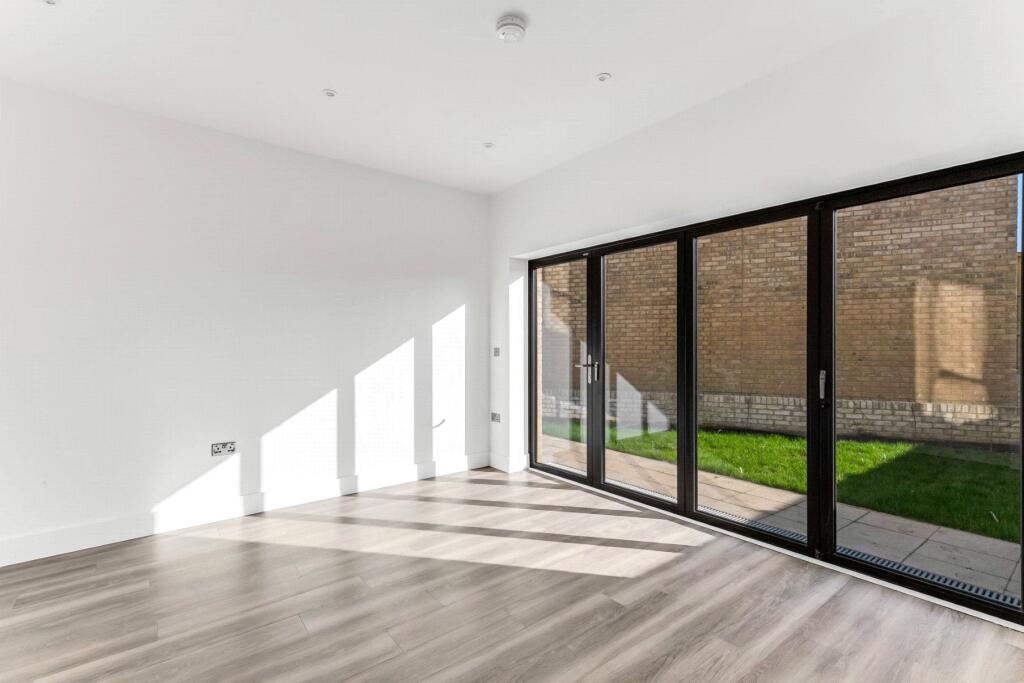3-bed terraced on 163, £1,000,000