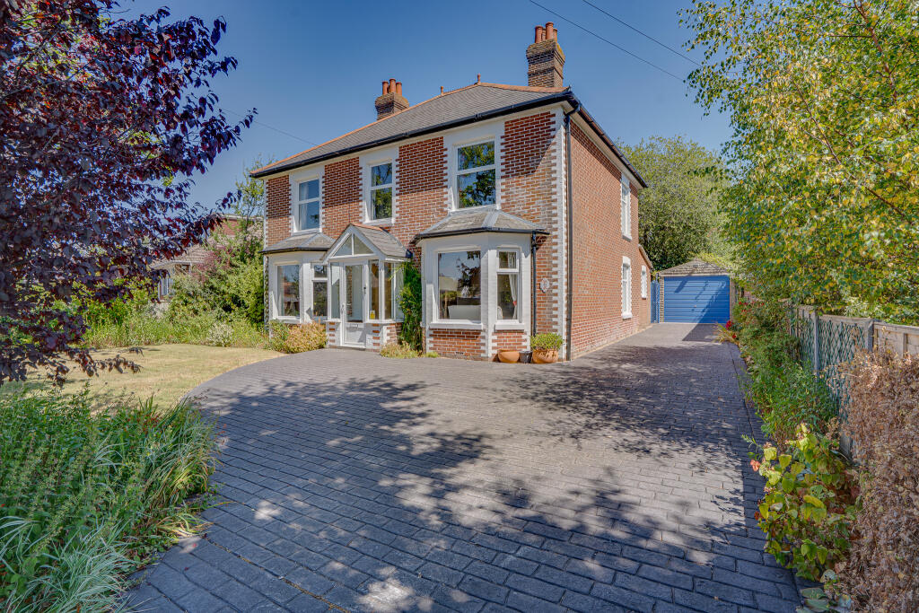 Main image of property: Crescent Road, Locks Heath, Southampton, Hampshire