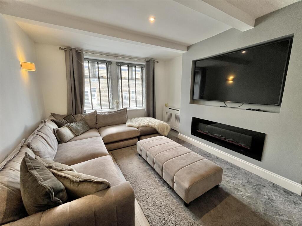 House in High Peak, Tintwistle - More