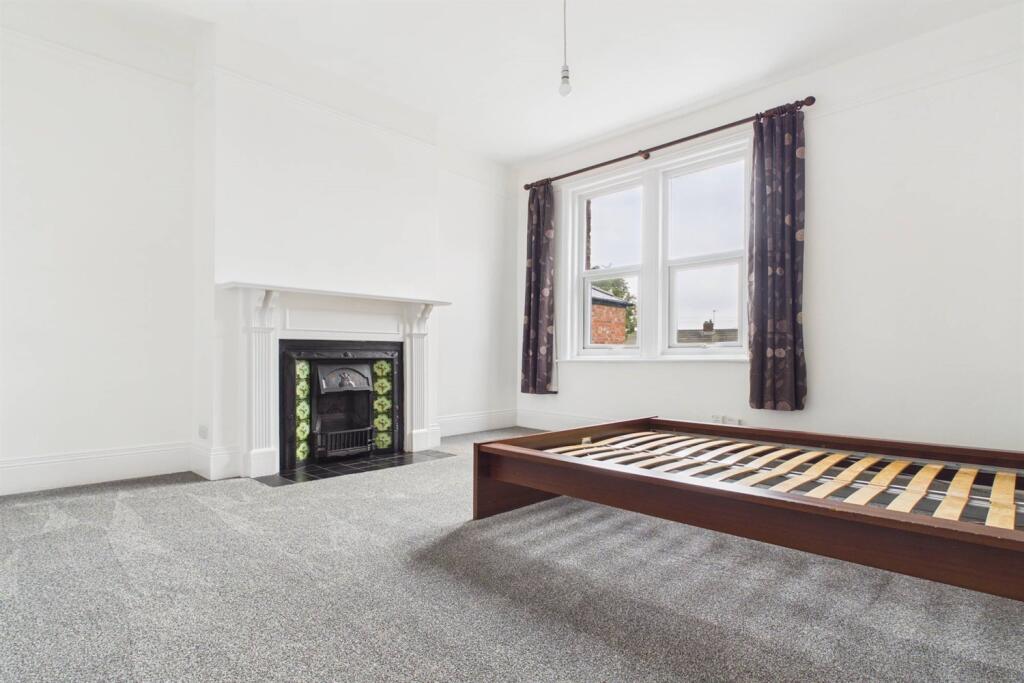 Apartment in Newcastle upon Tyne - View 5