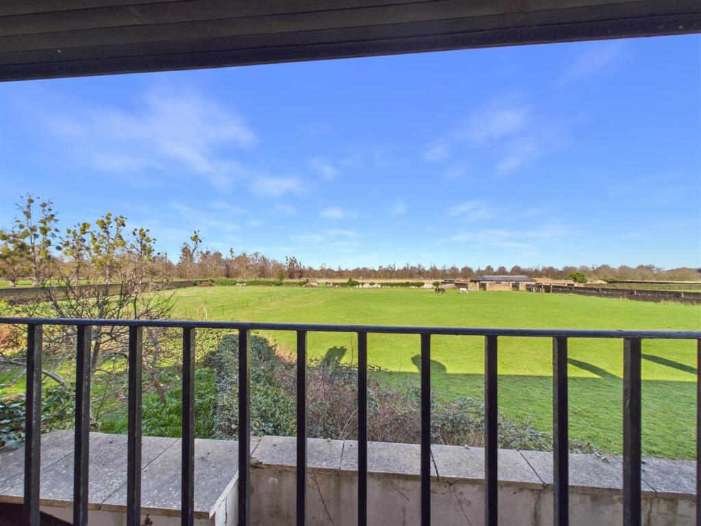 House in Kingston upon Thames - View 2
