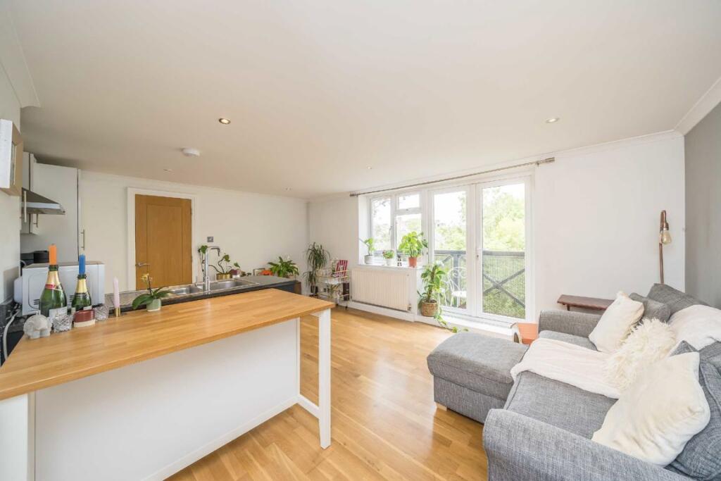 Apartment in London - View 2