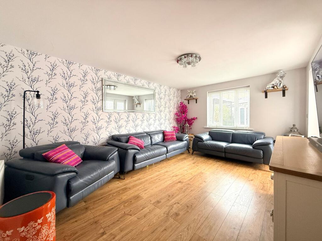 House in Swindon - View 4