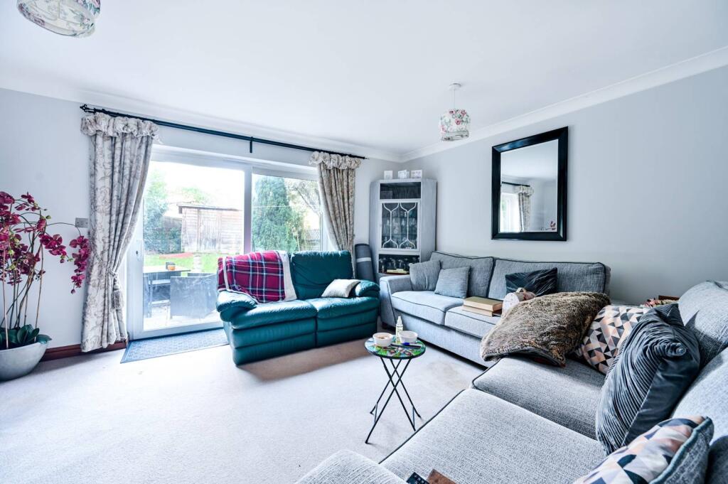 Main image of property: Beechwood Road, Knaphill, Woking, GU21