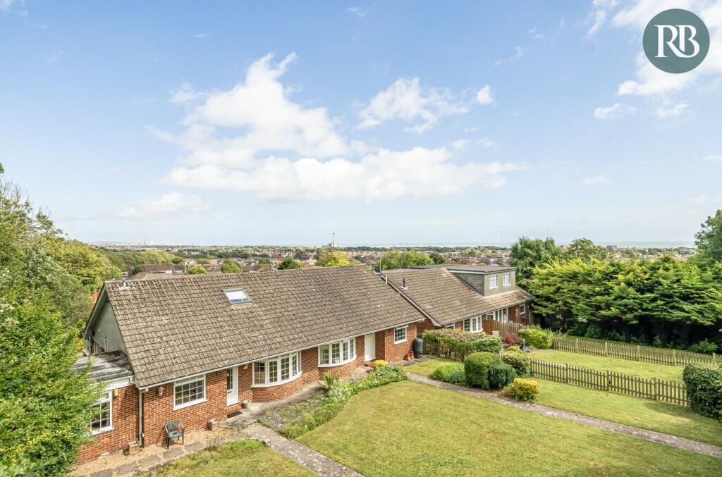 Main image of property: Tottington Way, Shoreham-by-sea, BN43 6HU