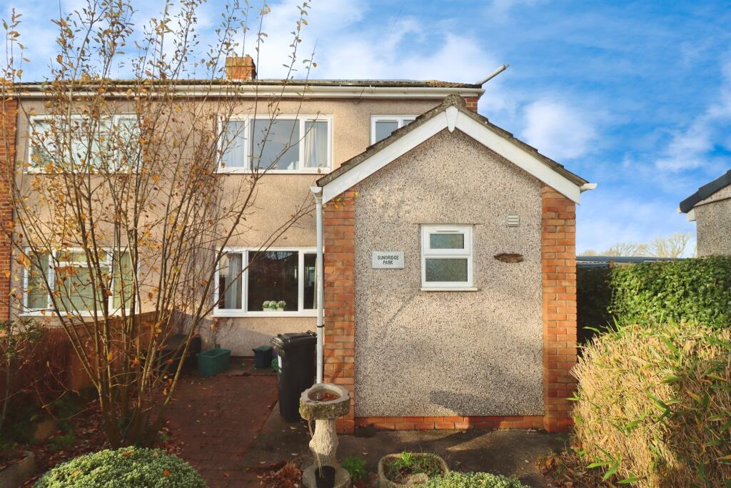 3-bed semi-detached on Sundridge Park, Yate, Bristol, £350,000