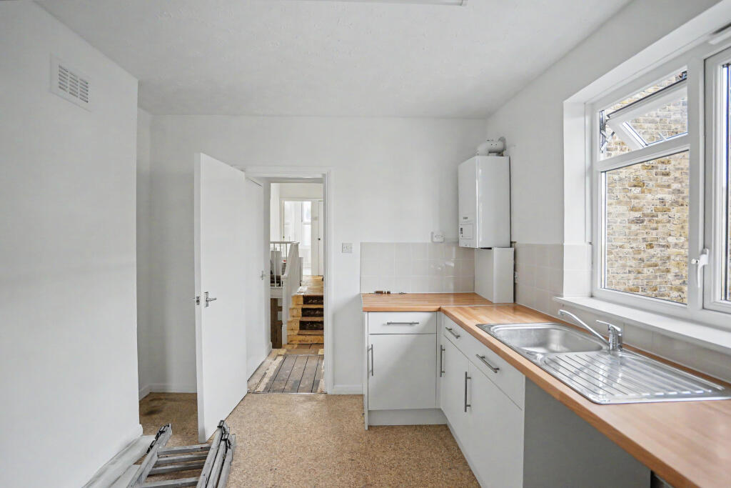 Apartment in London - More
