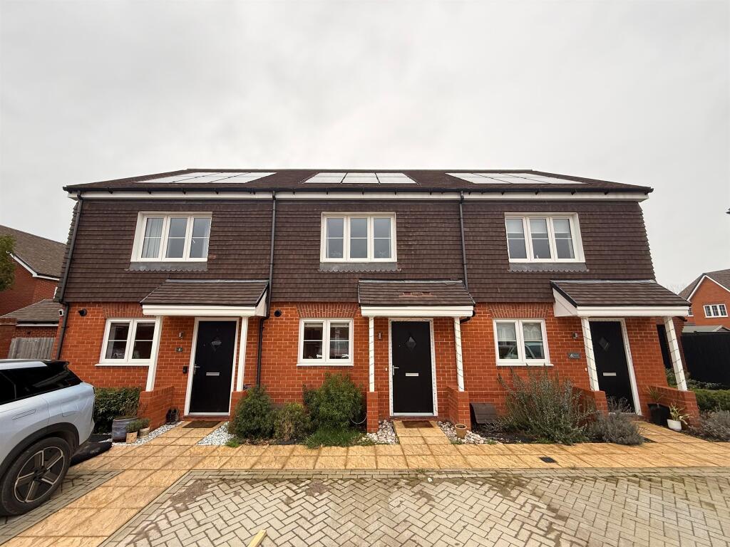 Main image of property: Foxglove Close, Curbridge, Southampton