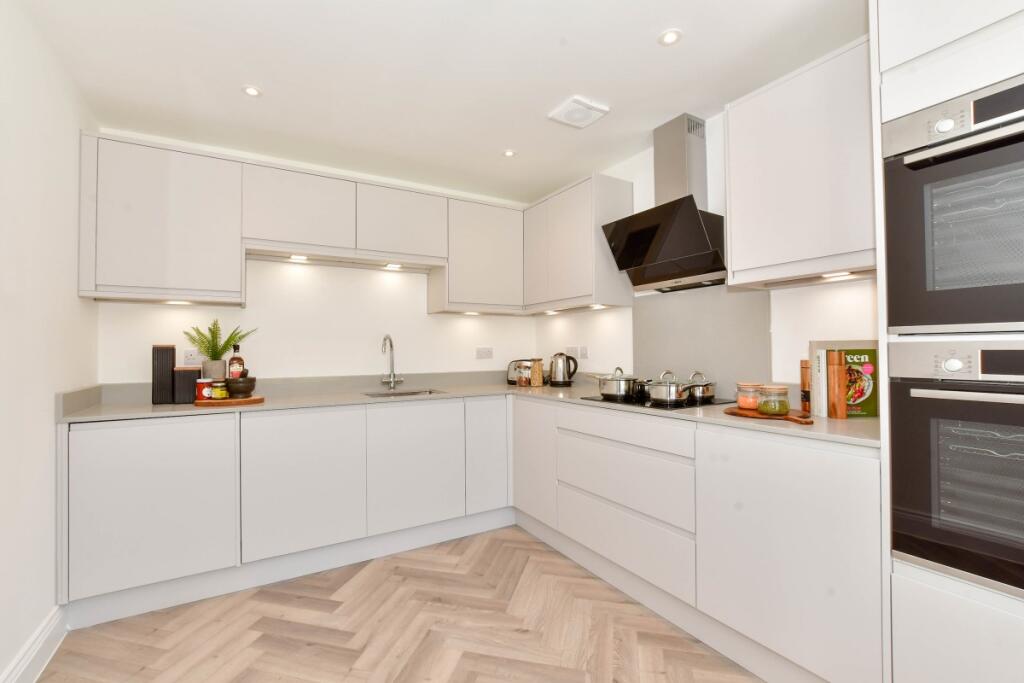 House in Dartford - View 5