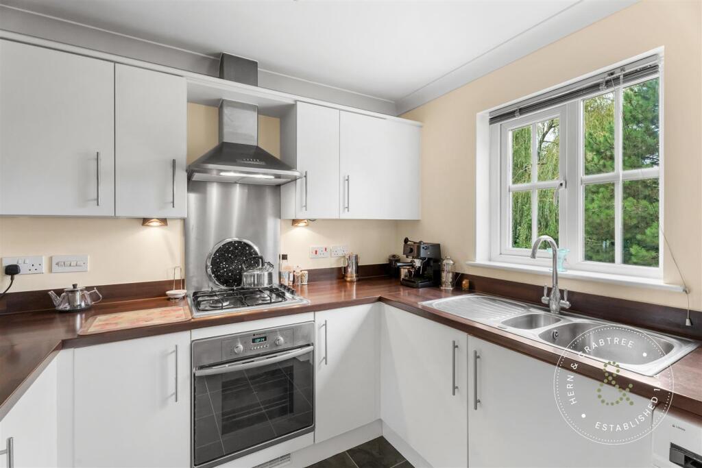 House in Cardiff, Birchgrove, Heath - More