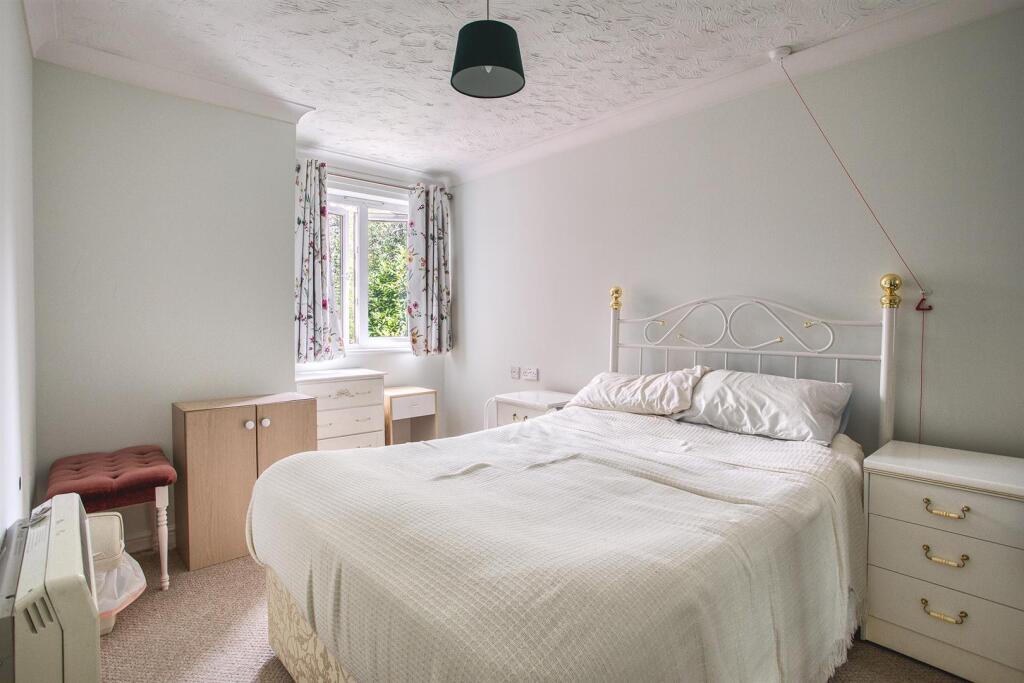 Apartment in Derby - View 4