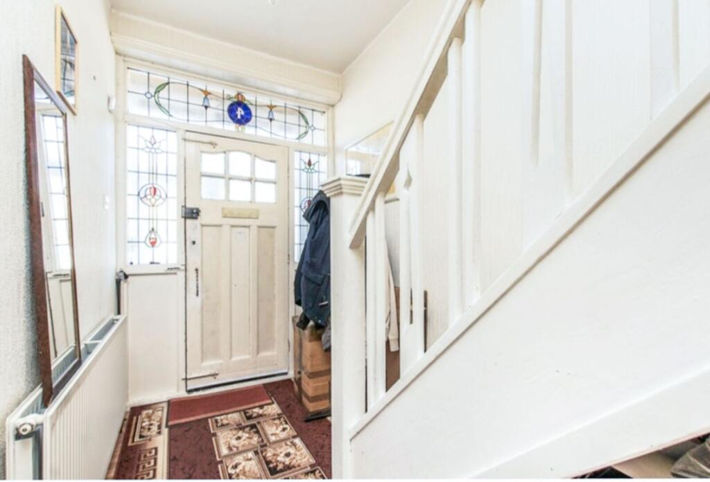House in Croydon - More