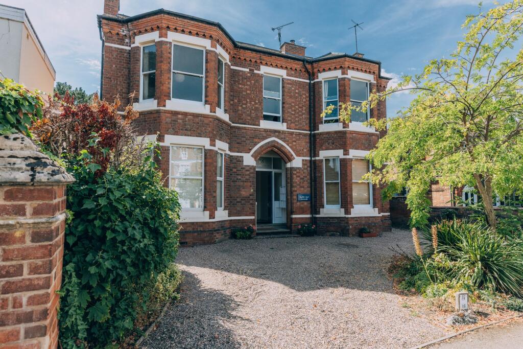 Main image of property: Russell Terrace, Redland House, CV31