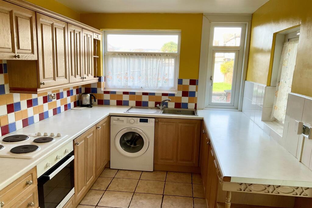 Park Road, Folkestone, CT19 photo 2