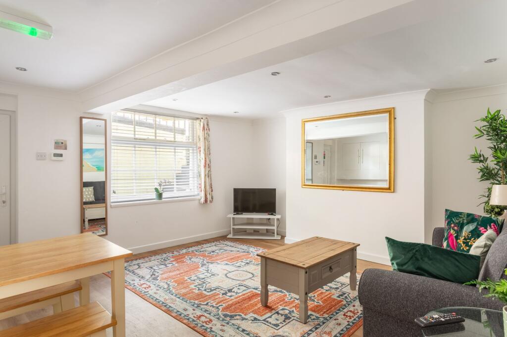 House in Brighton, Queen's Park - View 3