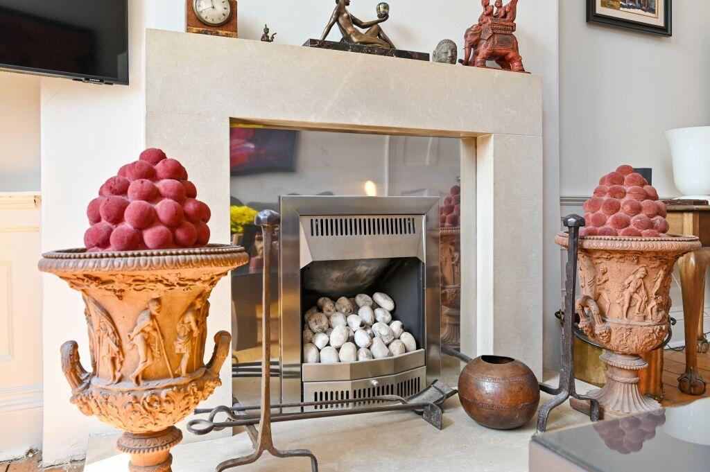 Apartment in Edinburgh, Leith Central - View 5