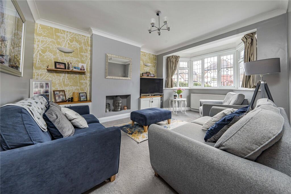 Glebe Gardens, New Malden, KT3 photo 4