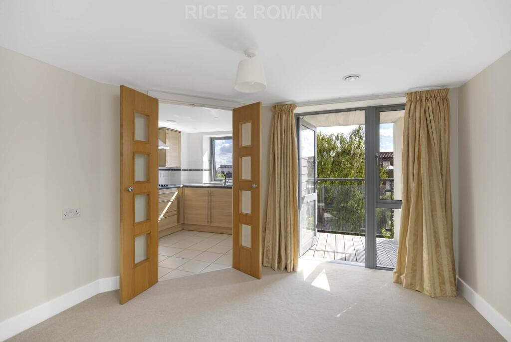 Apartment in Sutton - View 4