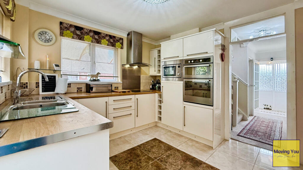 House in Pontardawe, Neath Port Talbot - View 3