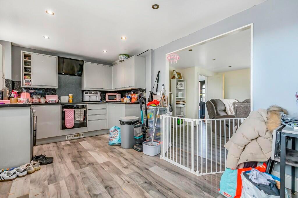Hambleton Drive, Halifax, HX2 photo 3