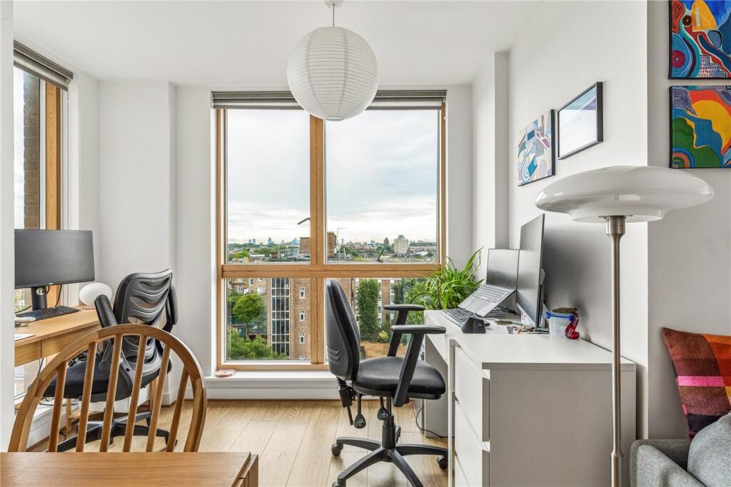 Apartment in London - More