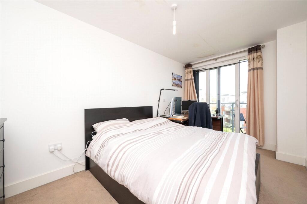 Apartment in St Albans - View 4