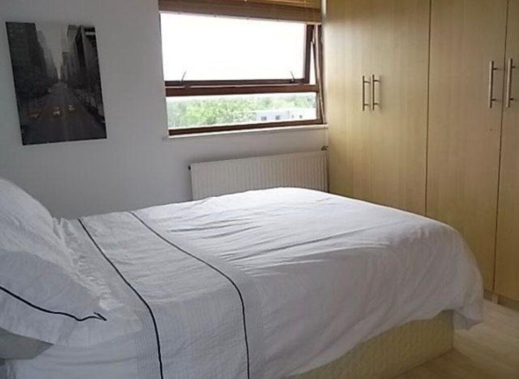 Apartment in Enfield - View 4